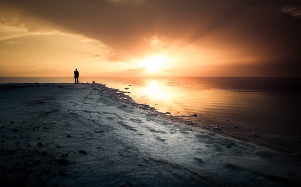 Одиночество на берегу моря