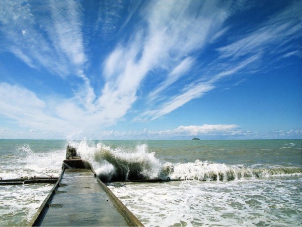 Волнорезы в Адлере