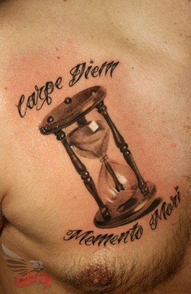 Тату надпись моменто море