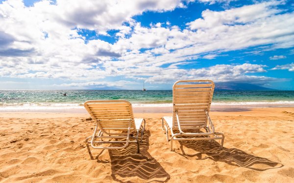 Шезлонг на пляже