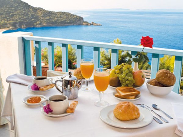 Завтрак с видом на море