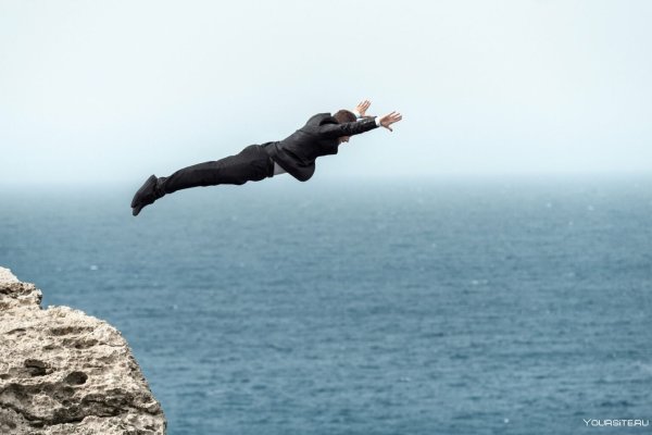 Девушка тонет