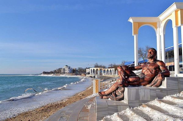 Евпатория Геракл на набережной