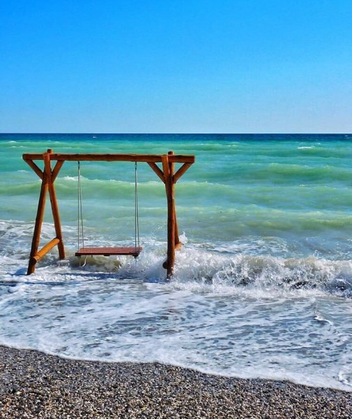 Коса Беляус Крым качели