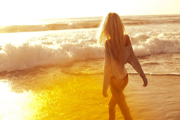 Девочка и море