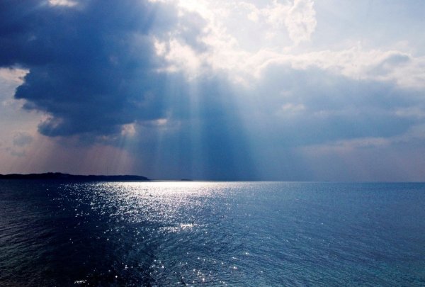 Облака над морем