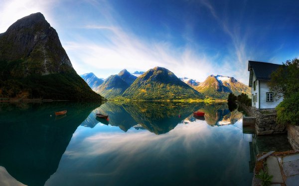 Озеро в Австрии Хальштатт