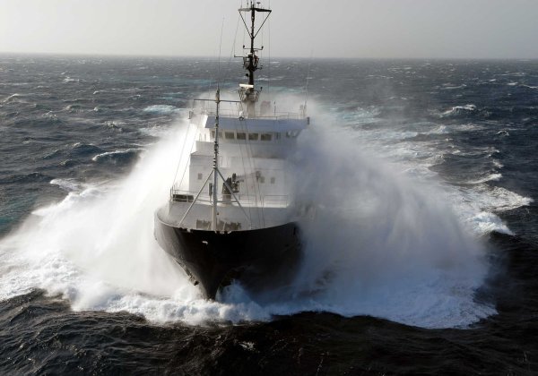 Баренцево море корабли шторм