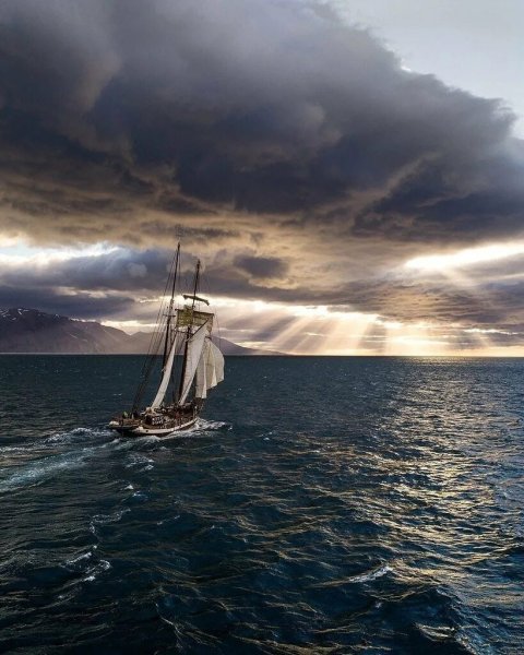 Море шторм корабль