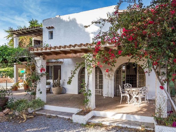 Испанские виллы с садом в Италии