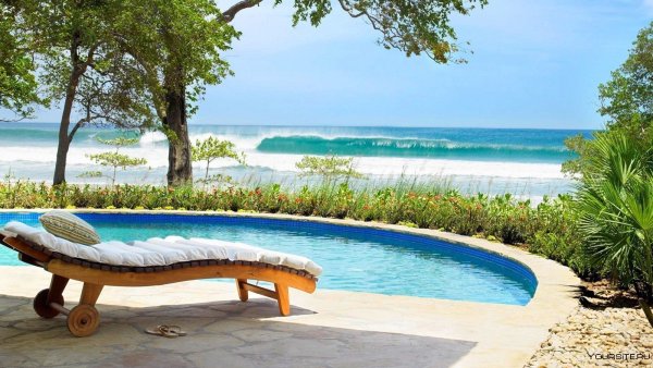 Шезлонг для бассейна