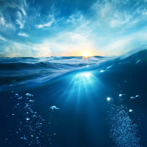 Красивое голубое море