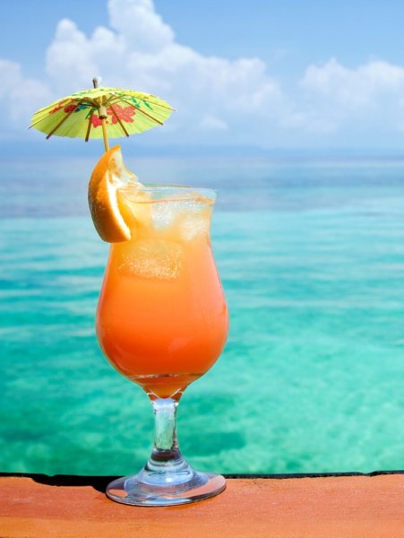 Коктейль на море