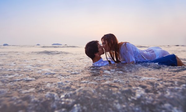 Влюбленные на море