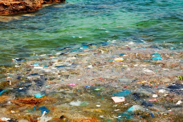 Средиземное море мусор