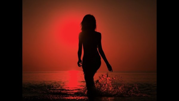 Женский силуэт