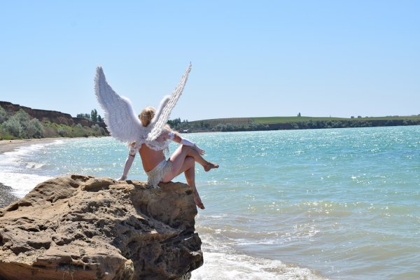 Ангел хранитель девушка