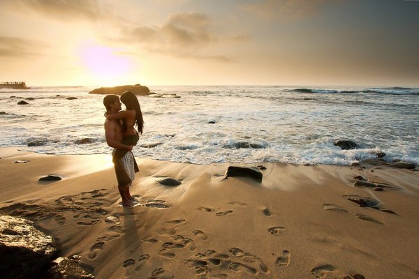 Парень на берегу моря