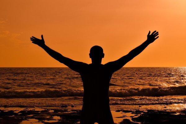 Человек на закате