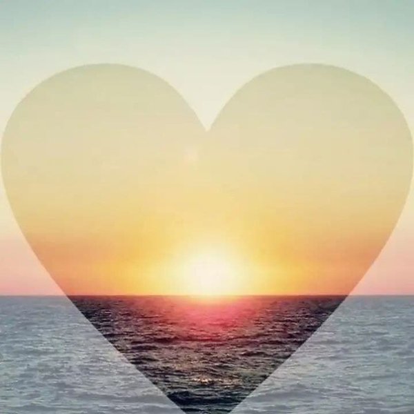 Сердечко на песке