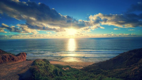 Рассвет над морем