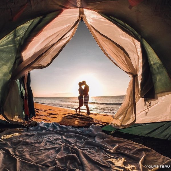 Вид из палатки на природу