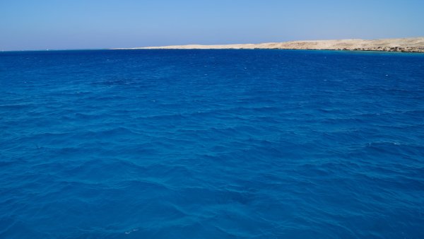 Синий цвет моря