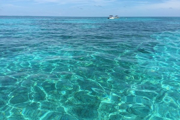 Синее море шторм
