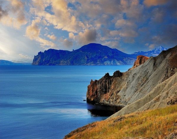 Небо горы море