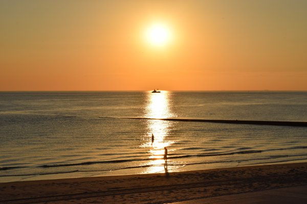 Утренний рассвет на море