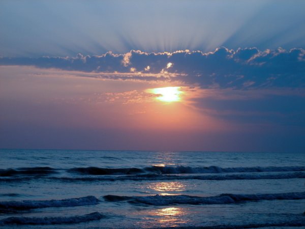 Лунная дорожка на море