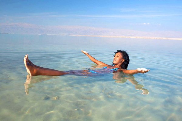 Льюис пловец