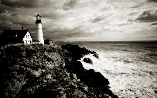 Маяк в шторм