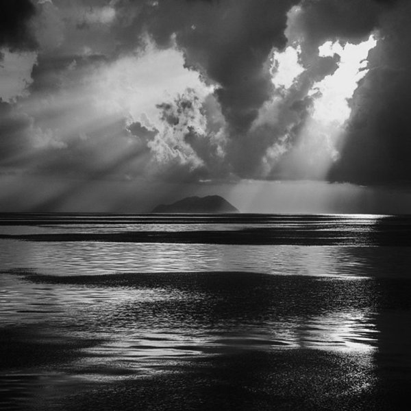 Морской пейзаж черно белый