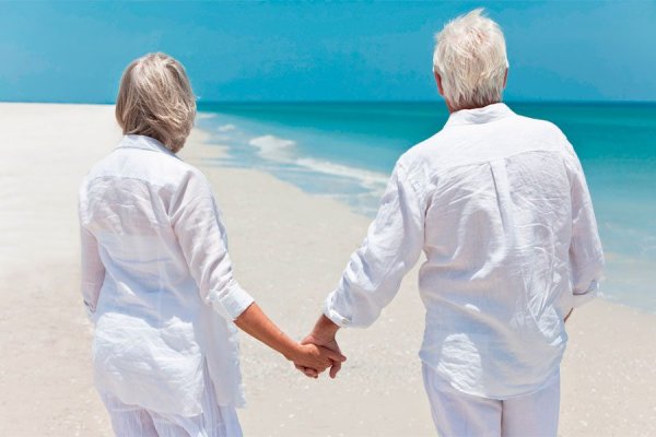 Пожилые со спины