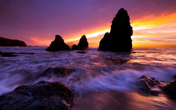 Море скалы закат