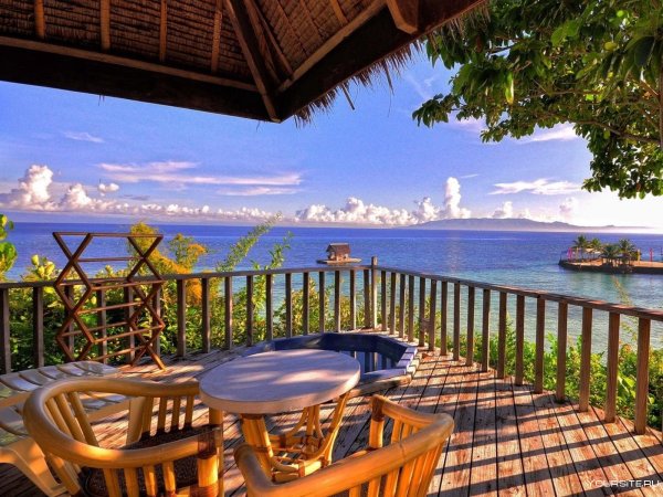 Веранда с видом на реку