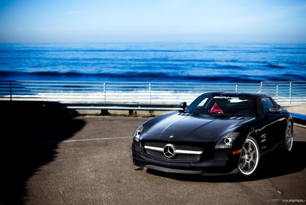 Mercedes SLS море