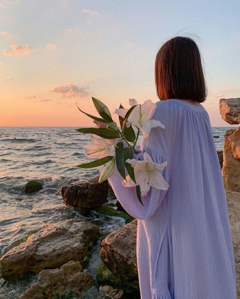 Женщина всегда чуть-чуть как море Евтушенко