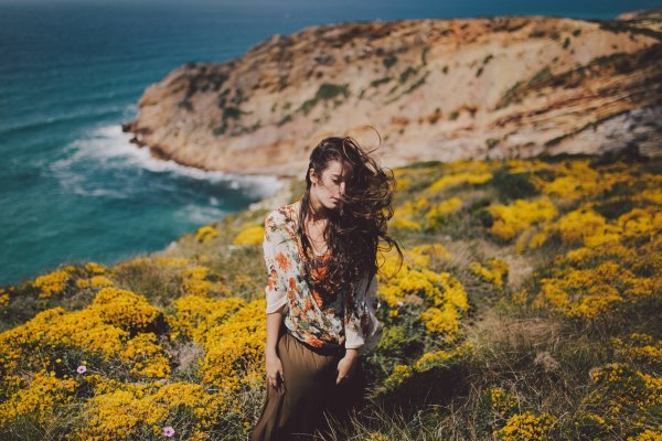 Девушка море ветер