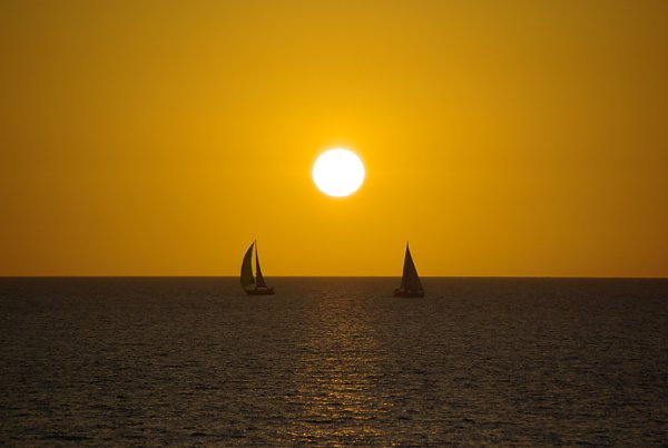 Море Парус солнце