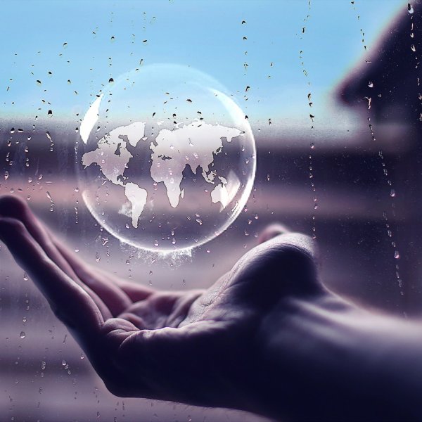 Девушка в платье красивая