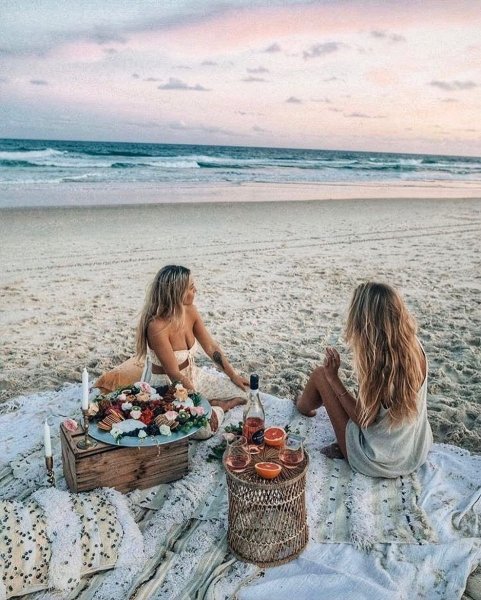 Пикник на берегу моря