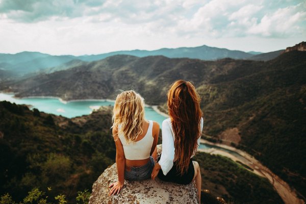 Подруги на море