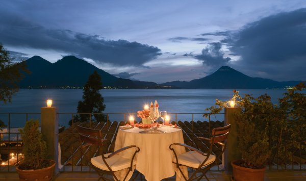 Столик с красивым видом