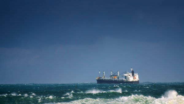 Атлантический океан судно