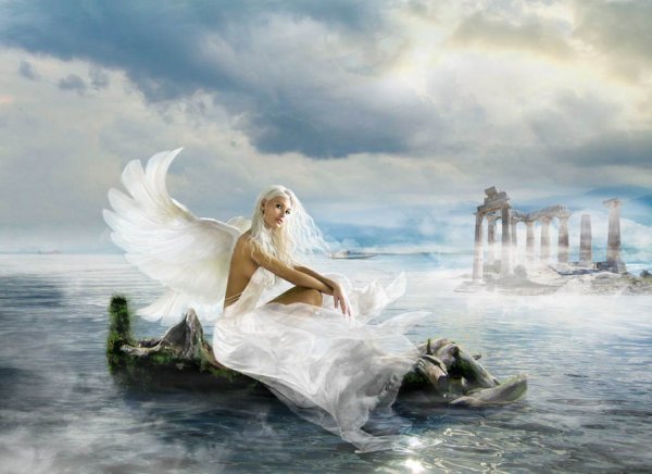 Русалка с крыльями