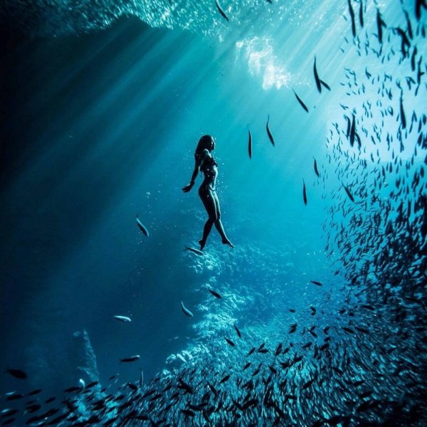 Человек в океане