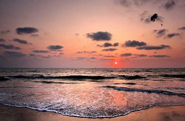 Я как зверь зализываю раны и как кофе растворяю горе пахну счастьем