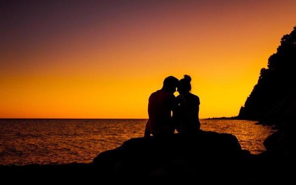 Влюбленные на закате